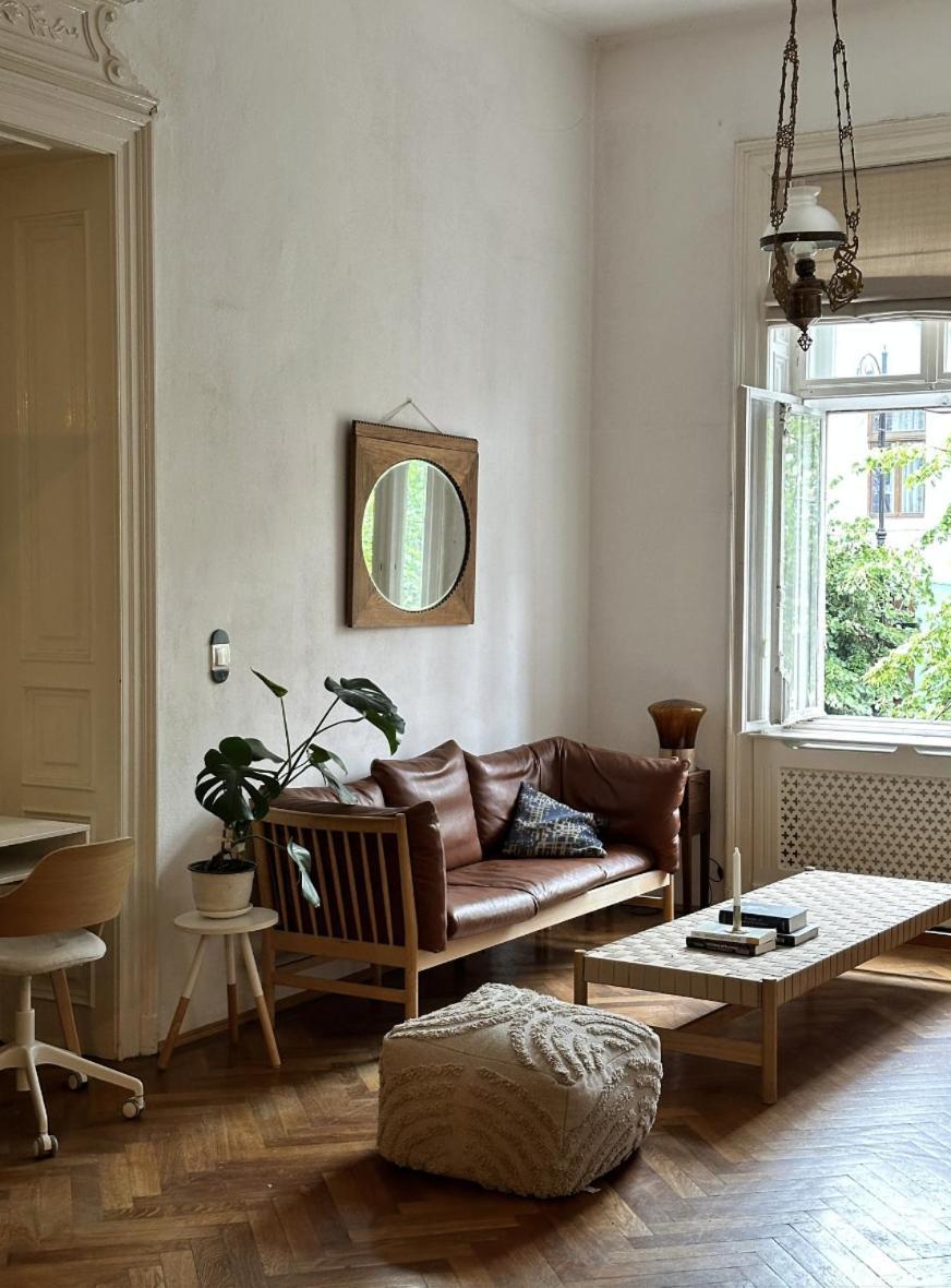 Anno 1800 Apartment บิสตริซา ภายนอก รูปภาพ