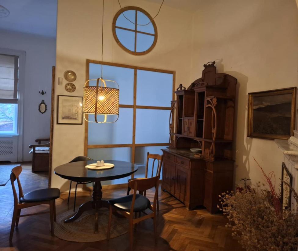 Anno 1800 Apartment บิสตริซา ภายนอก รูปภาพ